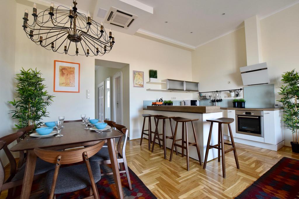 Luxury Apartment By Hi5 - Kiraly Street Suite Βουδαπέστη Εξωτερικό φωτογραφία