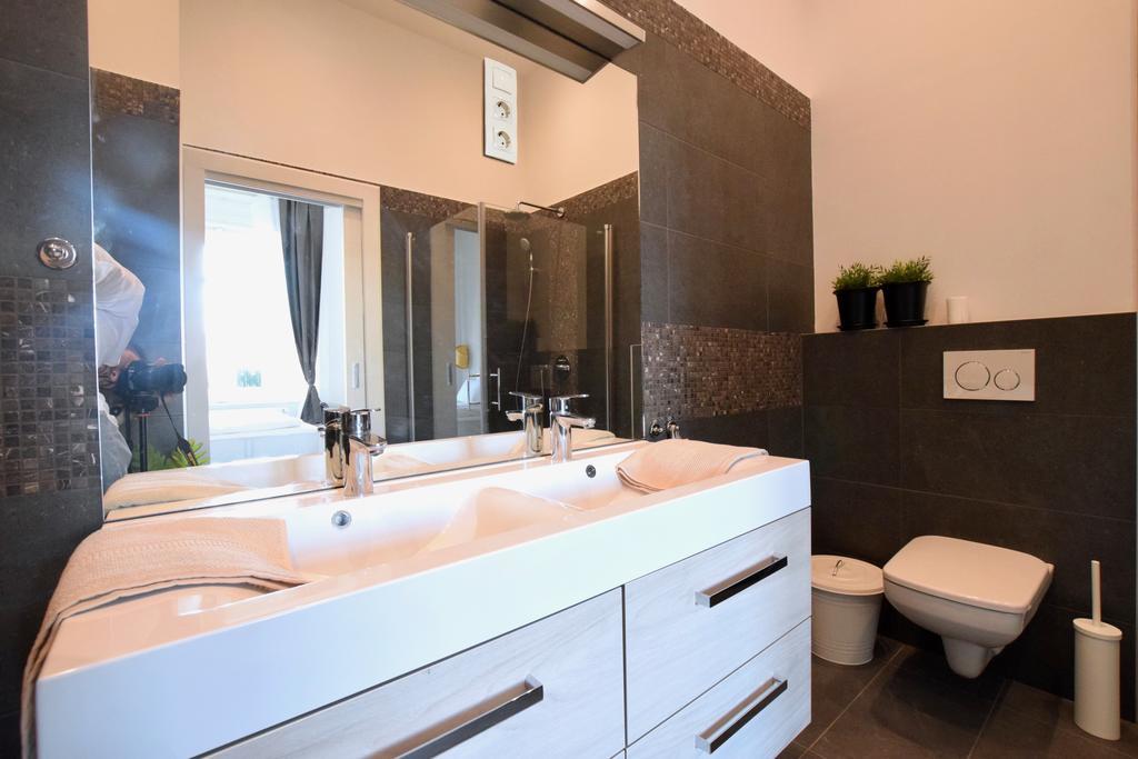 Luxury Apartment By Hi5 - Kiraly Street Suite Βουδαπέστη Εξωτερικό φωτογραφία