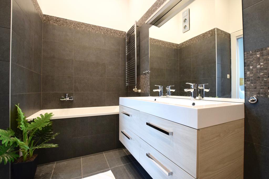 Luxury Apartment By Hi5 - Kiraly Street Suite Βουδαπέστη Εξωτερικό φωτογραφία