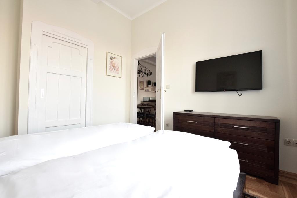 Luxury Apartment By Hi5 - Kiraly Street Suite Βουδαπέστη Εξωτερικό φωτογραφία