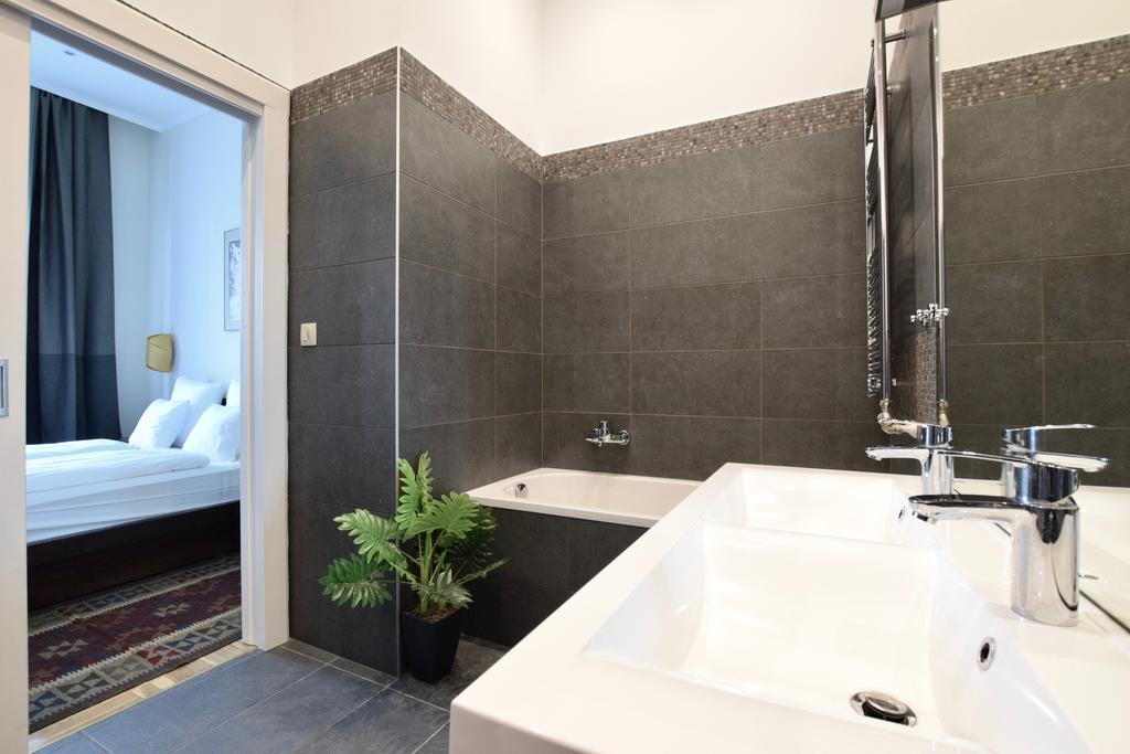 Luxury Apartment By Hi5 - Kiraly Street Suite Βουδαπέστη Εξωτερικό φωτογραφία